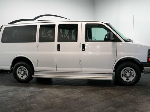 Used 2016 Chevrolet Express 3500 LT w/ LT Preferred Equipment Group RWD image 8