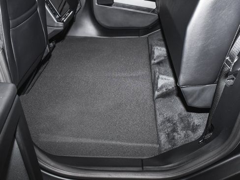 Used 2025 Tesla Cybertruck AWD Crew Cab image 54