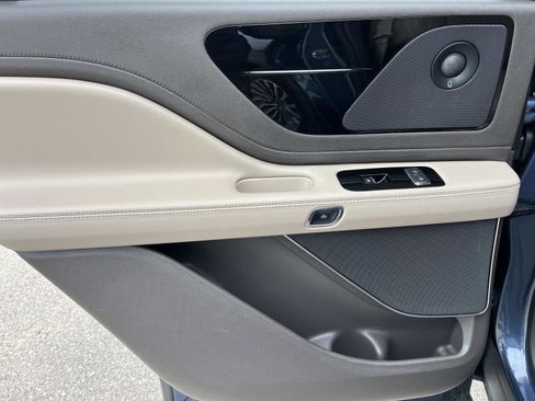 Used 2020 Lincoln Aviator Reserve w/ Elements Package Plus image 15