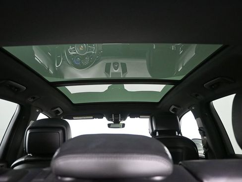 Used 2021 Porsche Cayenne AWD/4WD image 18
