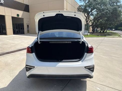 Used 2019 Kia Forte Sedan FWD image 4