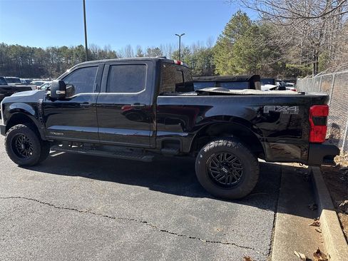 Used 2023 Ford F250 XLT w/ Black Appearance Package image 15