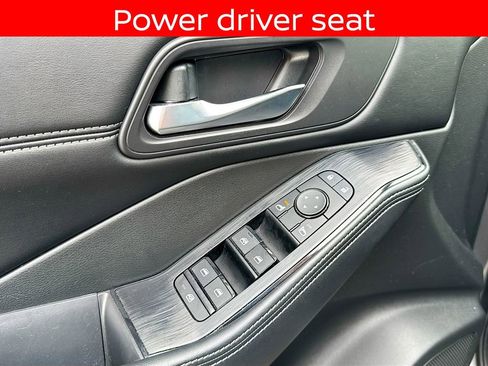 Used 2022 Nissan Rogue SV w/ SV Premium Package FWD image 14