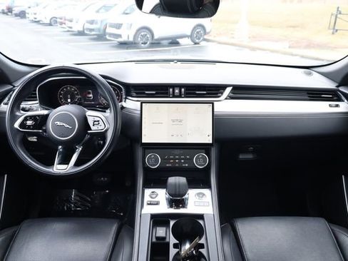 Used 2024 Jaguar F-PACE R-Dynamic S image 12