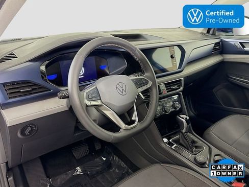 Used 2024 Volkswagen Taos SE image 9