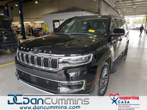 Used 2024 Jeep Wagoneer L Series II w/ Flexible Seating Group AWD/4WD image 1