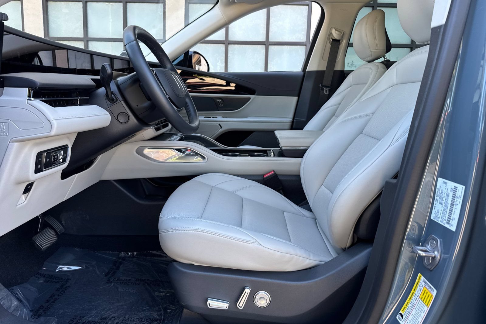 Used 2026 Lincoln Nautilus Premier w/ Jet Appearance Package AWD/4WD image 10