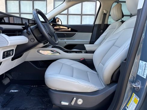 Used 2026 Lincoln Nautilus Premier w/ Jet Appearance Package AWD/4WD image 10