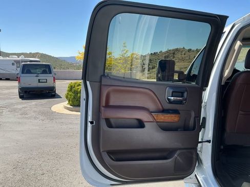 Used 2017 Chevrolet Silverado 1500 High Country image 20