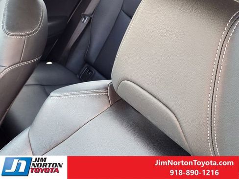 Used 2025 Toyota Corolla Cross XLE image 16