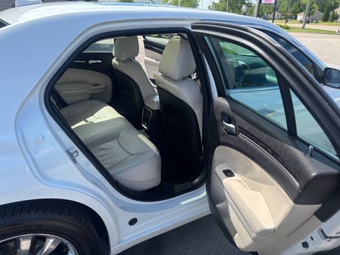 Used 2015 Chrysler 300 C w/ Harman/Kardon Audio Group AWD/4WD image 14