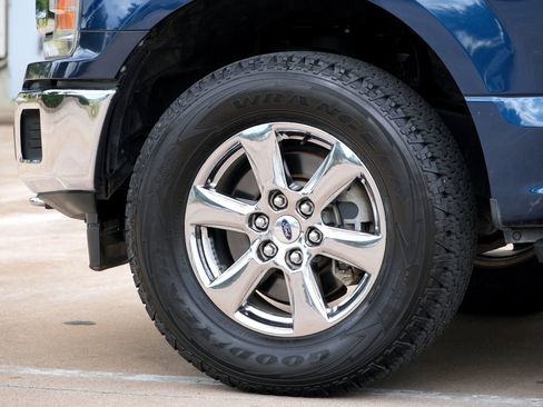 Used 2019 Ford F150 XLT w/ Equipment Group 302A Luxury AWD/4WD image 25