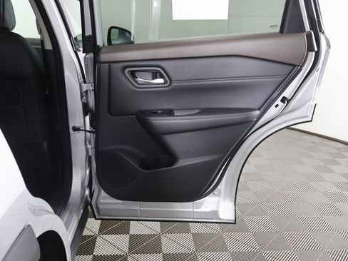 Used 2022 Nissan Rogue SL image 28