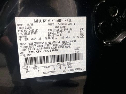 Used 2025 Ford Explorer ST-Line w/ ST-Line Street Pack AWD/4WD image 36