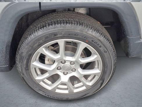 Certified 2022 Jeep Compass Latitude image 6