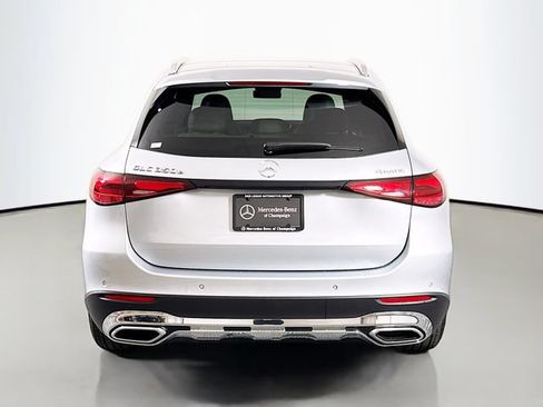 Used 2025 Mercedes-Benz GLC 350e 4MATIC image 6