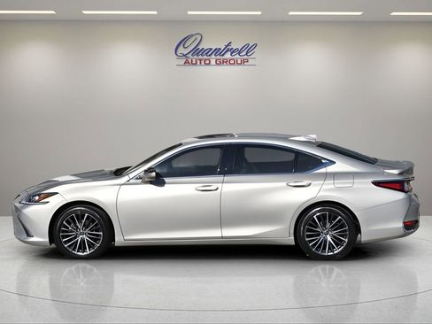 Used 2023 Lexus ES 300h Premium w/ Premium Package image 7