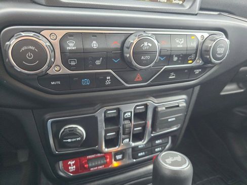 Certified 2022 Jeep Wrangler Unlimited Rubicon 4xe w/ Cold Weather Group AWD/4WD image 30