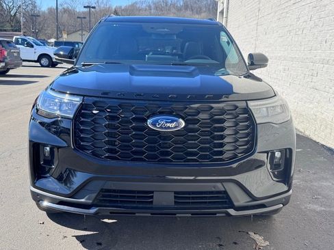 New 2026 Ford Explorer ST-Line w/ ST-Line Street Pack AWD/4WD image 3