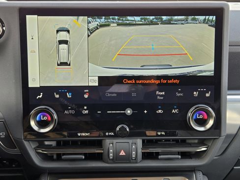 Used 2024 Lexus GX 550 w/ Cold Area Package AWD/4WD image 13