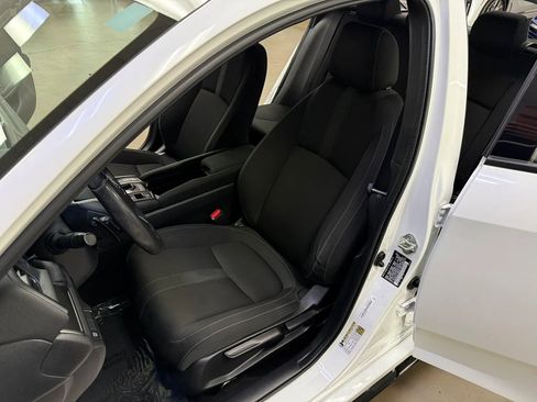 Used 2018 Honda Civic Sport image 11