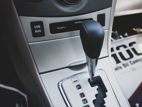 Used 2013 Toyota Corolla LE image 10