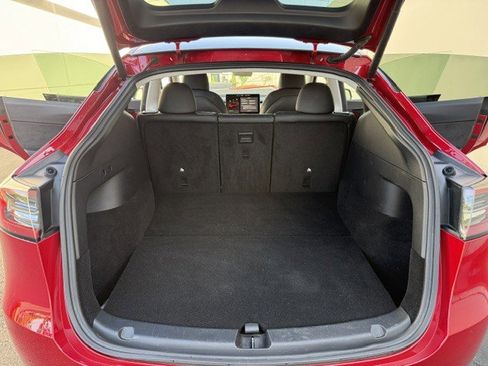 Used 2022 Tesla Model Y Long Range AWD/4WD image 16