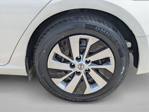 Used 2023 Nissan Altima 2.5 S FWD image 8