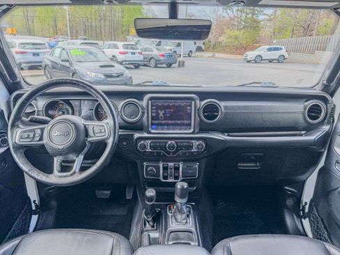 Used 2019 Jeep Wrangler Unlimited Sahara image 7