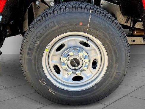 New 2026 Ford F250 XL w/ XL Chrome Package image 11