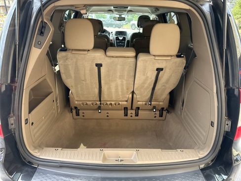 Used 2015 Chrysler Town & Country Touring-L w/ Driver Convenience Group FWD image 8