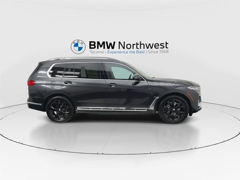 Used 2022 BMW X7 xDrive40i w/ Premium Package AWD/4WD image 4