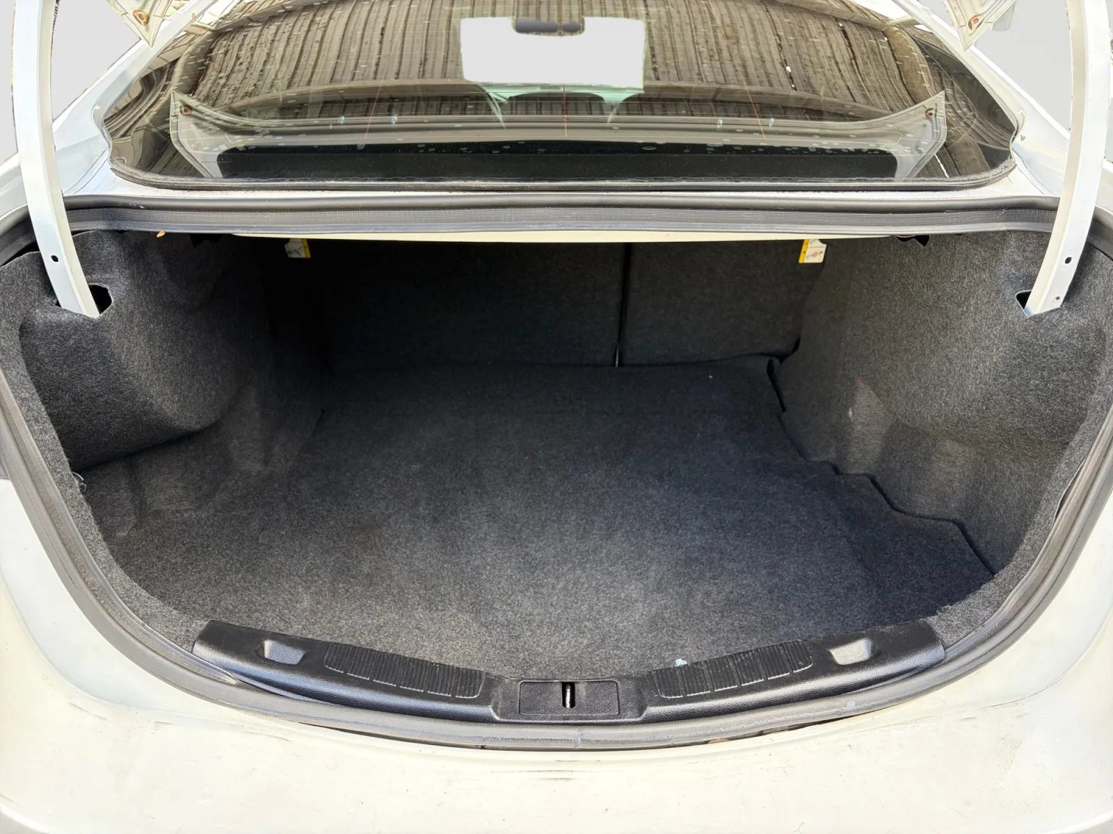 Used 2020 Ford Fusion SEL FWD image 16