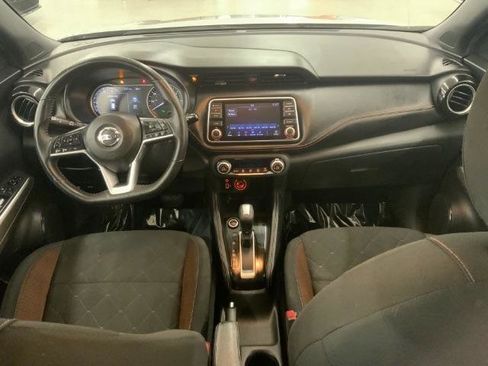 Used 2020 Nissan Kicks SR image 8