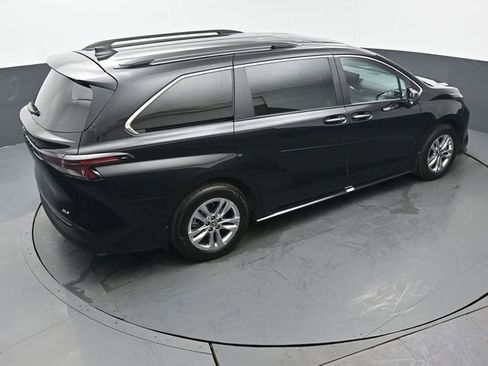 Certified 2026 Toyota Sienna XLE AWD/4WD image 47