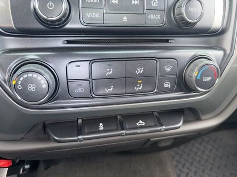 Used 2018 Chevrolet Silverado 1500 LT image 47