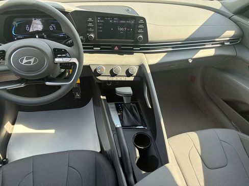 New 2026 Hyundai Elantra SE image 11