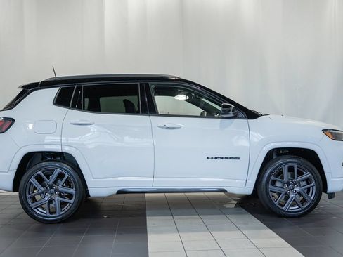 Certified 2025 Jeep Compass Limited w/ High Altitude Package AWD/4WD image 3