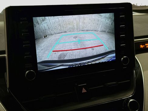 Used 2020 Toyota Corolla LE FWD image 16