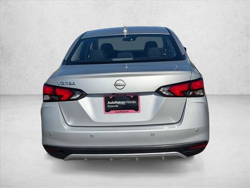 Used 2025 Nissan Versa SV image 7