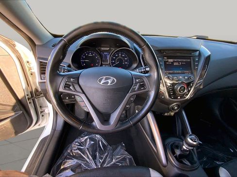 Used 2014 Hyundai Veloster Turbo w/ Turbo Technology Package 04 FWD image 5