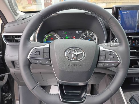 Used 2021 Toyota Highlander Platinum image 26