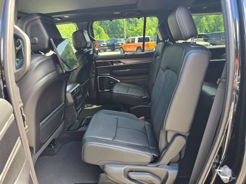 New 2026 Jeep Grand Wagoneer L Limited AWD/4WD image 9