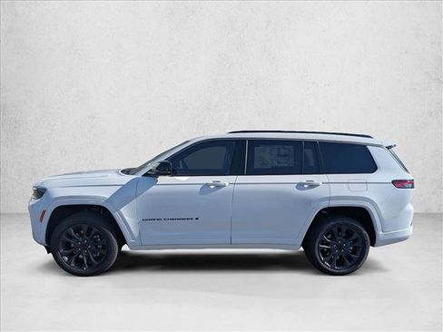New 2026 Jeep Grand Cherokee L Limited AWD/4WD image 9