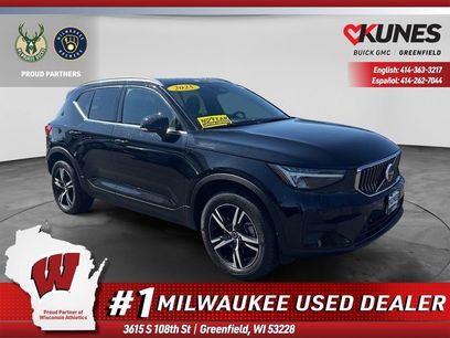 Used 2025 Volvo XC40 B5 Core