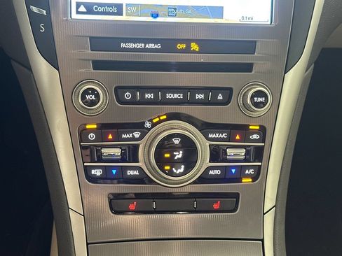 Used 2018 Lincoln MKZ Select w/ Select Plus Package AWD/4WD image 7