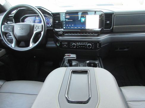 Certified 2022 Chevrolet Silverado 1500 ZR2 w/ Technology Package image 18