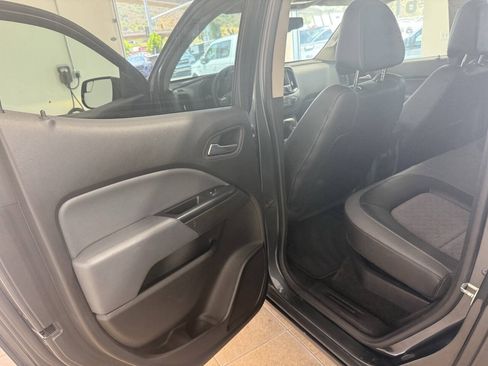 Used 2016 Chevrolet Colorado Z71 AWD/4WD image 11