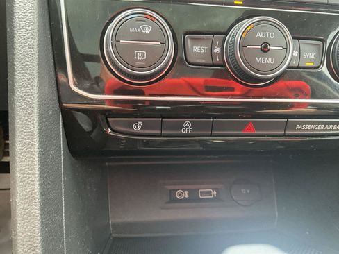 Used 2019 Volkswagen Atlas SEL R-Line AWD/4WD image 26