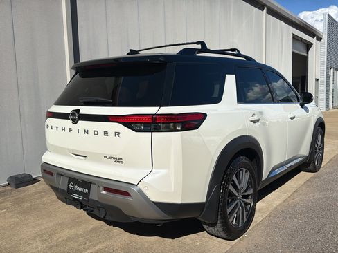 Certified 2022 Nissan Pathfinder Platinum w/ Cargo Package AWD/4WD image 3